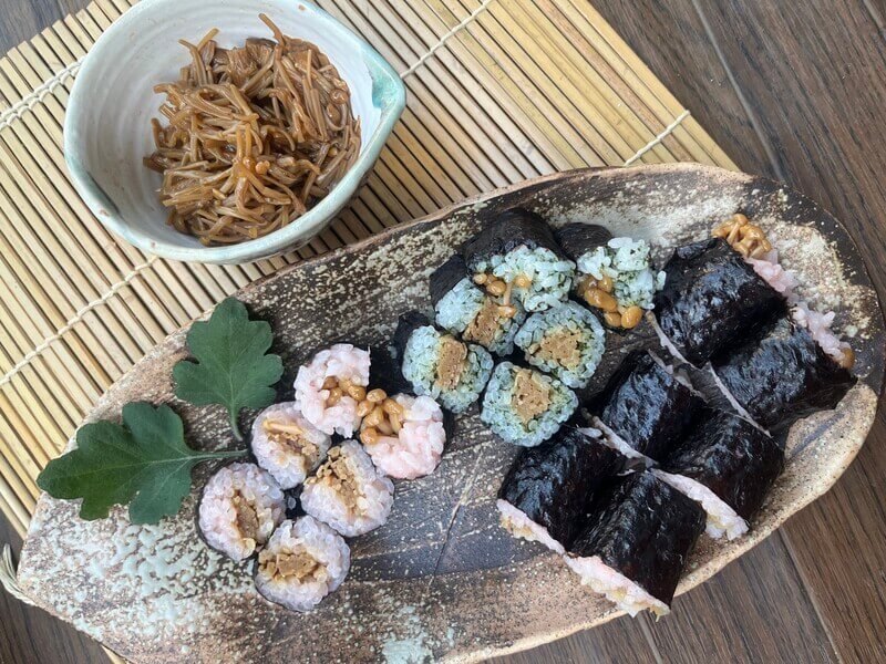 『エノキタケの細巻き』～シャキシャキ食感が楽しい♪彩り巻き寿司～